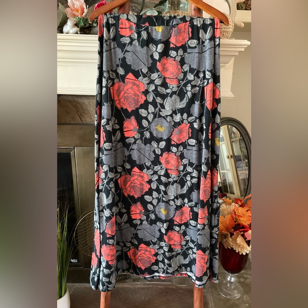 LuLaRoe Medium Black and Red Rose Maxi Skirt.